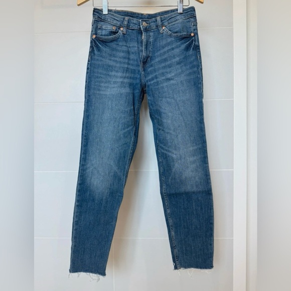 H&M Denim Girlfriend Fit Jeans | Size 8 - Picture 1 of 6